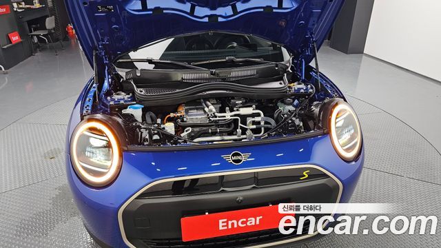MINI Cooper Electric (IV) SE Favoured 2024 — фото 6