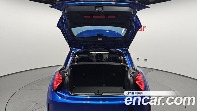 MINI Cooper Electric (IV) SE Favoured 2024 — фото 28
