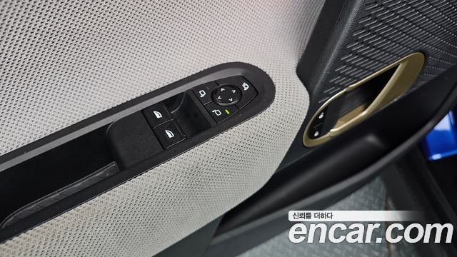 MINI Cooper Electric (IV) SE Favoured 2024 — фото 31