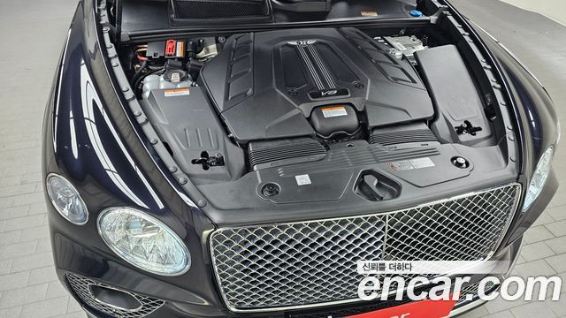 Bentley Bentayga 4.0 V8 Azure 2023 — фото 6