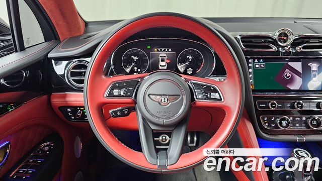 Bentley Bentayga 4.0 V8 Azure 2023 — фото 17