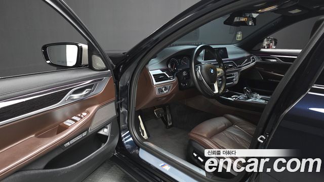 BMW 7 Series (G11) 740Ld xDrive M Sport 2018 — фото 10