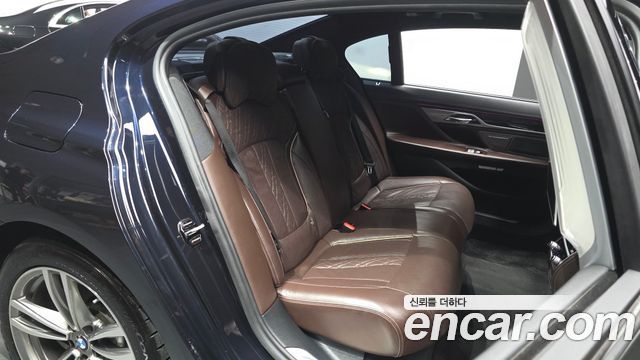 BMW 7 Series (G11) 740Ld xDrive M Sport 2018 — фото 11