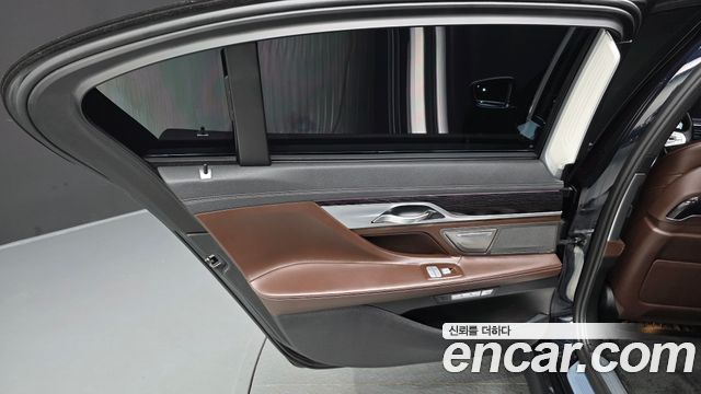 BMW 7 Series (G11) 740Ld xDrive M Sport 2018 — фото 25