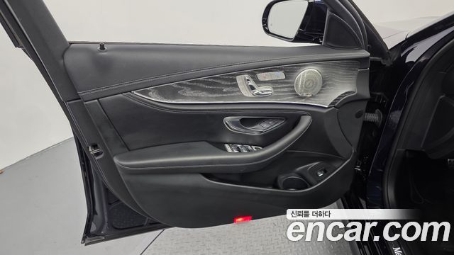 Mercedes-Benz E-Class (W213) E350 4MATIC AMG Line 2022 — фото 24