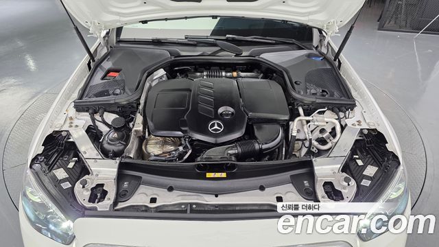 Mercedes-Benz E-Class (W213) E220d 4MATIC Exclusive 2021 — фото 6