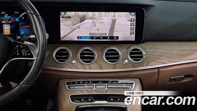 Mercedes-Benz E-Class (W213) E220d 4MATIC Exclusive 2021 — фото 12