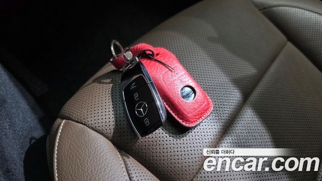 Mercedes-Benz E-Class (W213) E220d 4MATIC Exclusive 2021 — фото 16