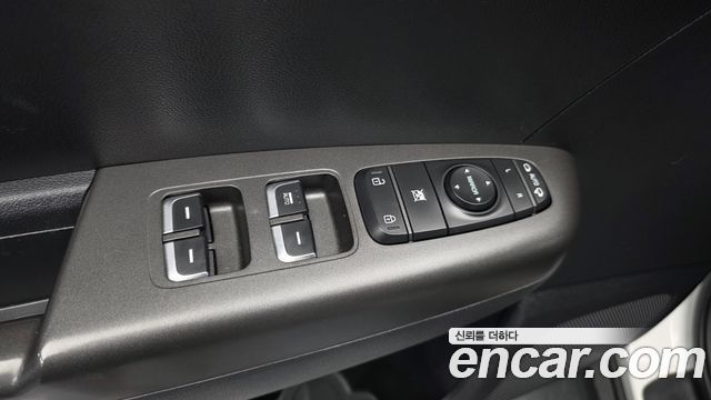 Kia Sportage The Bold Diesel 2.0 2WD Prestige 2019 — фото 32