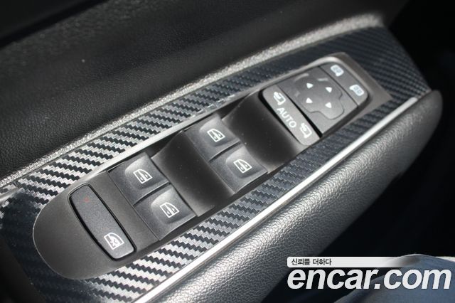 Renault Korea QM6 2.0 LPe LE Signature 2WD 2022 — фото 24