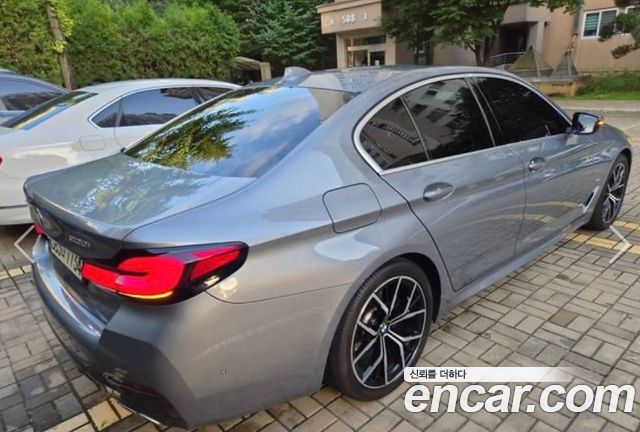 BMW 5 Series (G30) 530i xDrive M Sport Package 2023 — фото 12