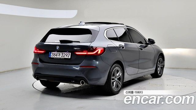 BMW 1 Series (F40) 120i Sports 2022 — фото 4