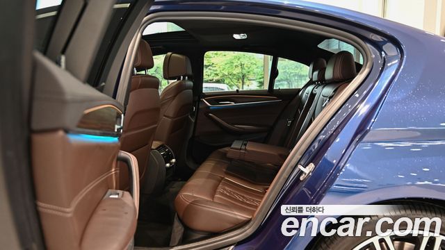 BMW 5 Series (G30) 530i xDrive M Sport Package Plus 2019 — фото 10
