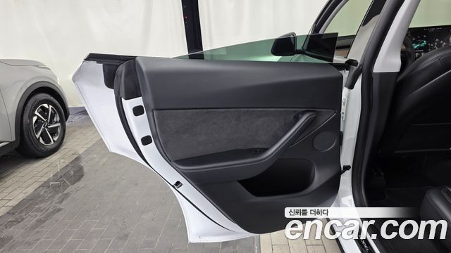 Tesla Model Y Long Range AWD 2021 — фото 25