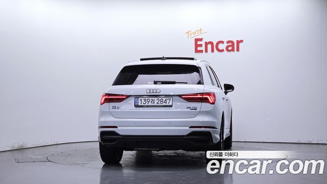 Audi Q3 (F3) 35 TDI Quattro Premium 2023 — фото 4