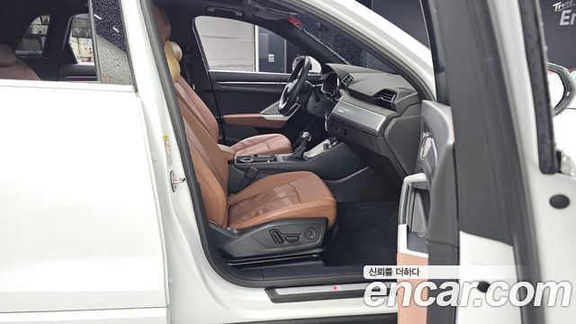 Audi Q3 (F3) 35 TDI Quattro Premium 2023 — фото 11