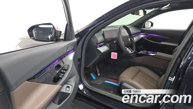 BMW 5 Series (G60) 520i M Sport 2025 — фото 10