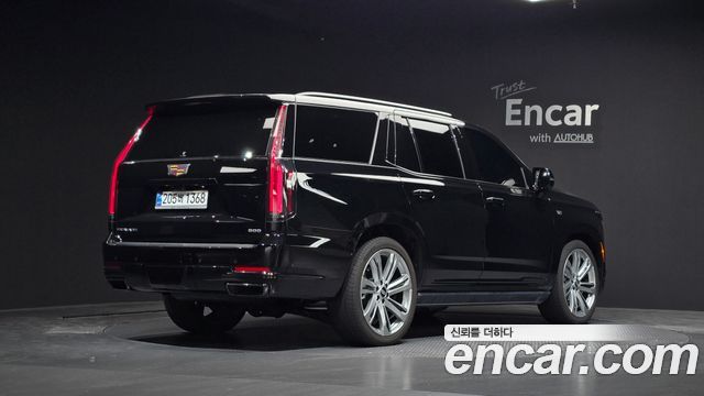 Cadillac Escalade (V) 6.2 Sports Platinum 2025 — фото 2
