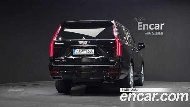Cadillac Escalade (V) 6.2 Sports Platinum 2025 — фото 4