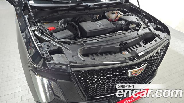 Cadillac Escalade (V) 6.2 Sports Platinum 2025 — фото 6