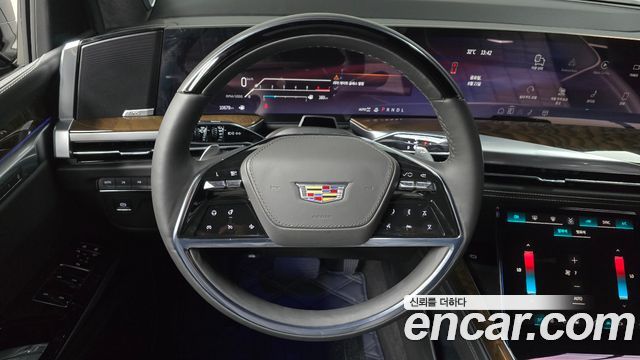 Cadillac Escalade (V) 6.2 Sports Platinum 2025 — фото 13