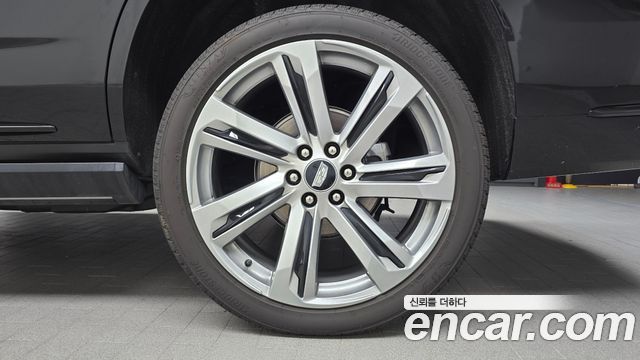 Cadillac Escalade (V) 6.2 Sports Platinum 2025 — фото 21