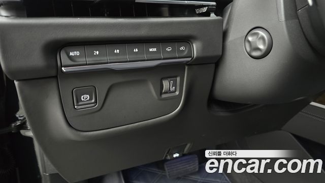 Cadillac Escalade (V) 6.2 Sports Platinum 2025 — фото 34