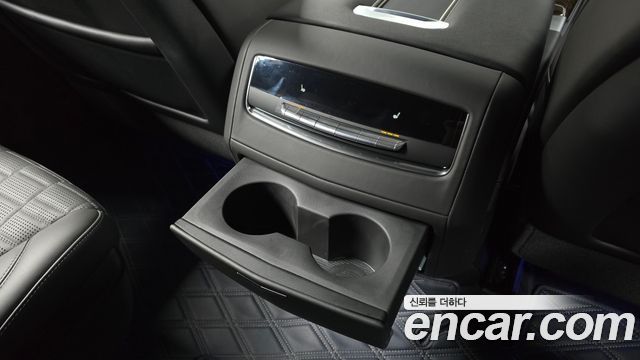Cadillac Escalade (V) 6.2 Sports Platinum 2025 — фото 36