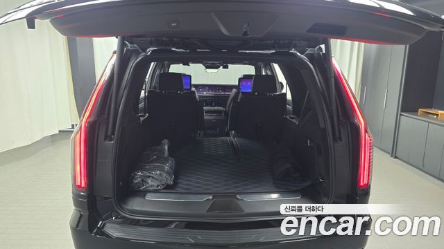Cadillac Escalade (V) 6.2 Sports Platinum 2025 — фото 37