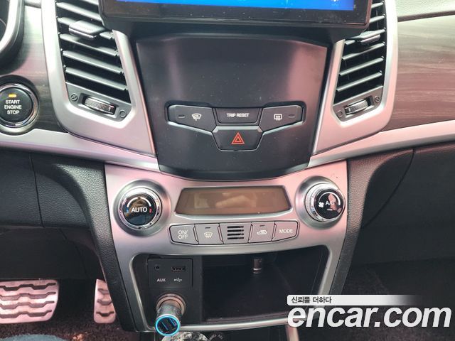 KG Mobility (SsangYong) Korando C 2.2 RX 2WD DLX 2016 — фото 5