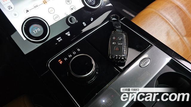 Land Rover Range Rover Velar 3.0 D300 R-Dynamic HSE 2018 — фото 9