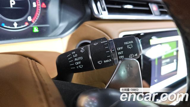 Land Rover Range Rover Velar 3.0 D300 R-Dynamic HSE 2018 — фото 18