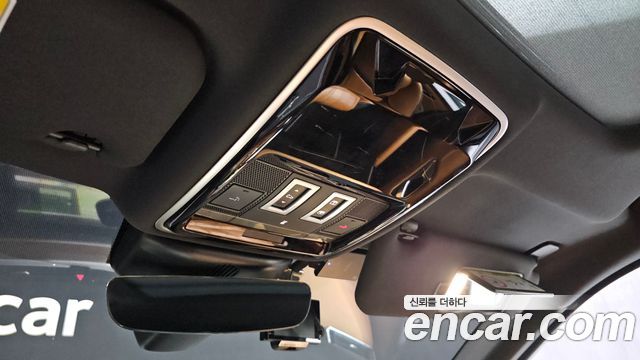 Land Rover Range Rover Velar 3.0 D300 R-Dynamic HSE 2018 — фото 20