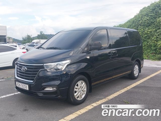 Hyundai Grand Starex Van 3-Seater Smart
