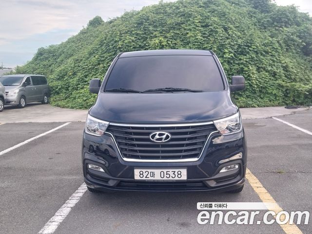 Hyundai Grand Starex Van 3-Seater Smart 2021 — фото 2