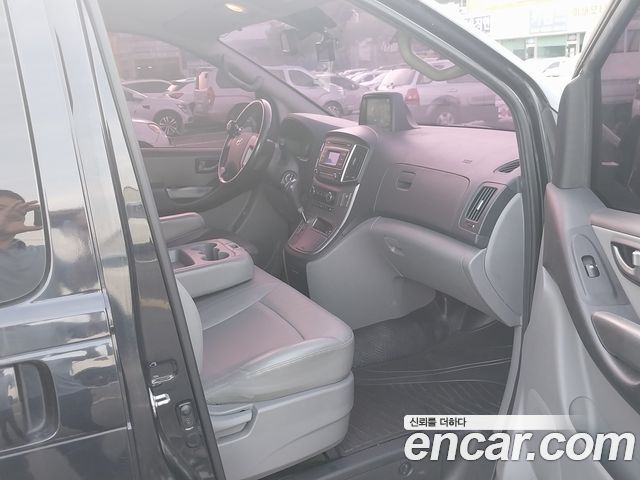 Hyundai Grand Starex Van 3-Seater Smart 2021 — фото 10