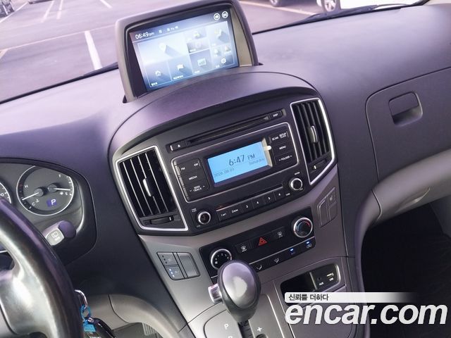 Hyundai Grand Starex Van 3-Seater Smart 2021 — фото 15