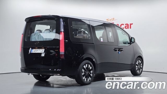 Hyundai Staria 4WD Lounge 7-Seater Inspiration 2025 — фото 2