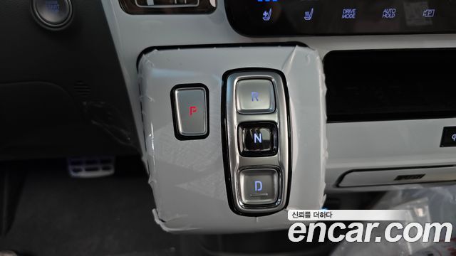 Hyundai Staria 4WD Lounge 7-Seater Inspiration 2025 — фото 9