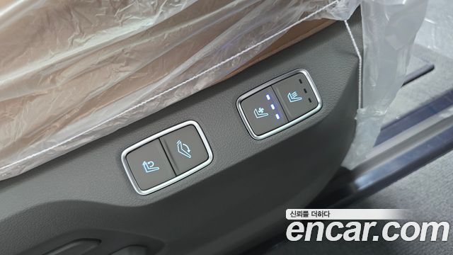 Hyundai Staria 4WD Lounge 7-Seater Inspiration 2025 — фото 19