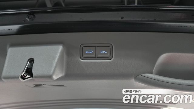 Hyundai Staria 4WD Lounge 7-Seater Inspiration 2025 — фото 20
