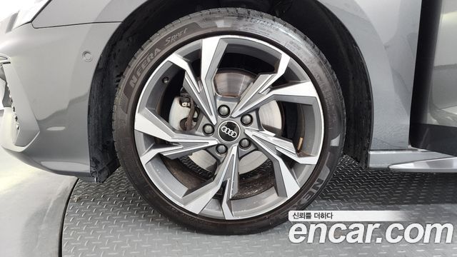 Audi A3 (8Y) 40 TFSI Premium 2023 — фото 5