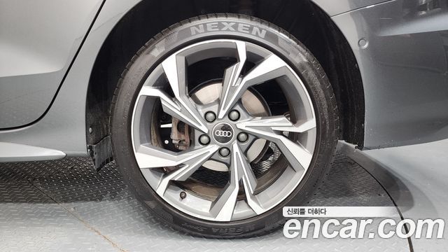 Audi A3 (8Y) 40 TFSI Premium 2023 — фото 21