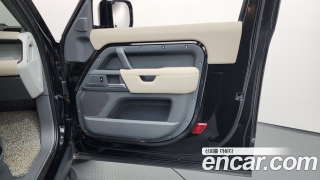 Land Rover Defender (L663) 90 D250 S 2022 — фото 24
