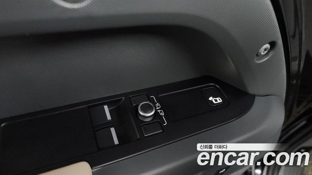 Land Rover Defender (L663) 90 D250 S 2022 — фото 29