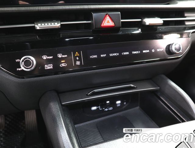 Kia Sportage (V) Gasoline 1.6 Turbo 2WD Signature 2026 — фото 15