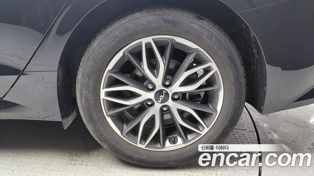 Kia K5 (III) 1.6 Turbo Prestige 2023 — фото 21
