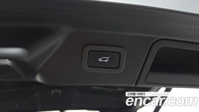 Land Rover Range Rover Velar 2.0 D240 R-Dynamic SE 2018 — фото 20