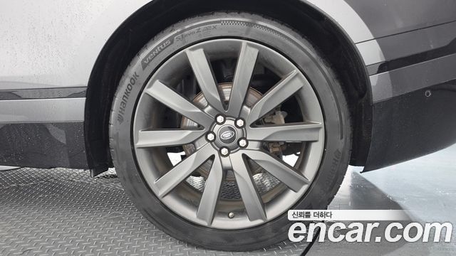 Land Rover Range Rover Velar 2.0 D240 R-Dynamic SE 2018 — фото 21