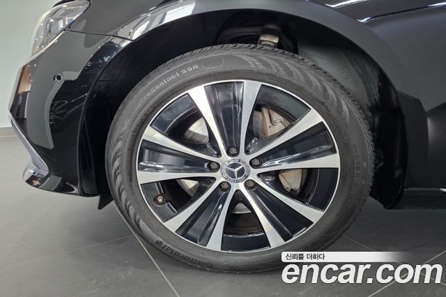 Mercedes-Benz E-Class (W213) E300e 4MATIC Exclusive 2021 — фото 5